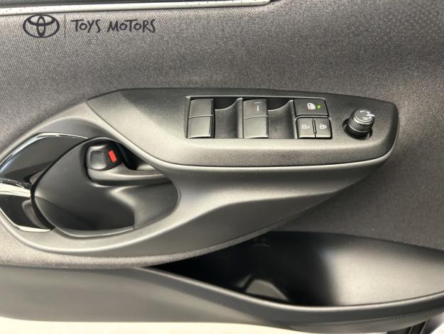 TOYOTA Yaris 1.5 116H DESIGN   