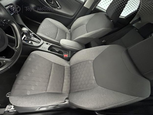 TOYOTA Yaris 1.5 116H DESIGN   