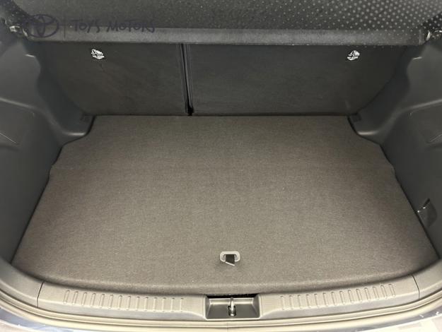 TOYOTA Yaris 1.5 116H DESIGN   