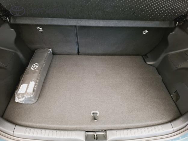 TOYOTA Yaris 1.5 130H COLLECTION   PACK TECHNO