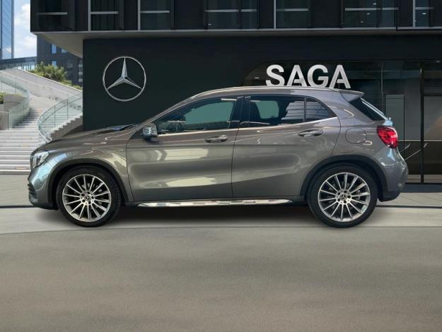 MERCEDES-BENZ GLA 180 AMG Line Toit Pano  