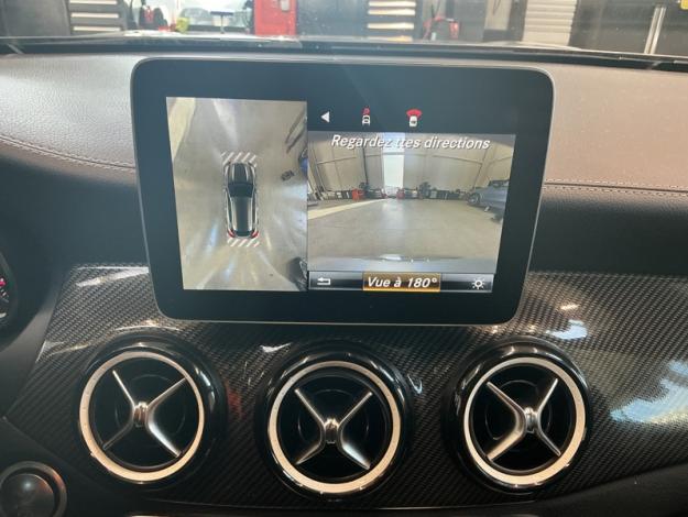 MERCEDES-BENZ GLA 180 AMG Line Toit Pano  