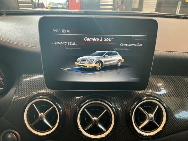 MERCEDES-BENZ GLA 180 AMG Line Toit Pano  