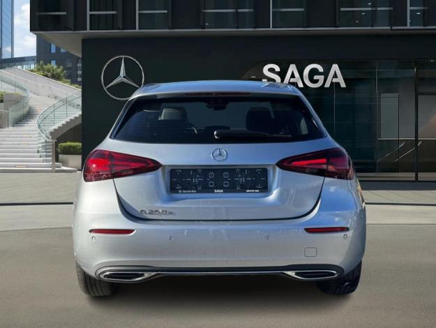 MERCEDES-BENZ A 250 e Luxury Line  