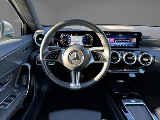 MERCEDES-BENZ A 250 e Luxury Line  