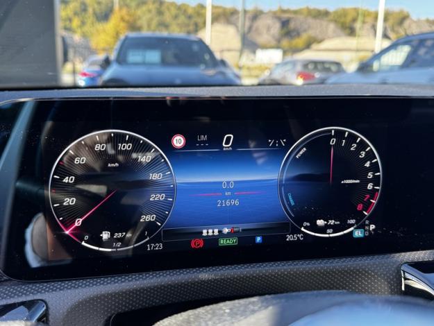 MERCEDES-BENZ A 250 e Luxury Line  