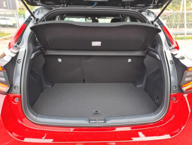 TOYOTA Yaris Hybrid Collection  