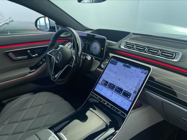 MERCEDES-BENZ Třídy S Mercedes-Maybach S 680  (18/28)