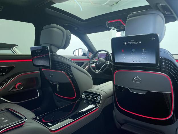 MERCEDES-BENZ Třídy S Mercedes-Maybach S 680  (26/28)