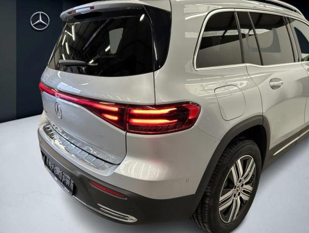 MERCEDES-BENZ EQB 250 + Luxury Line Facelift 7 PLACES  