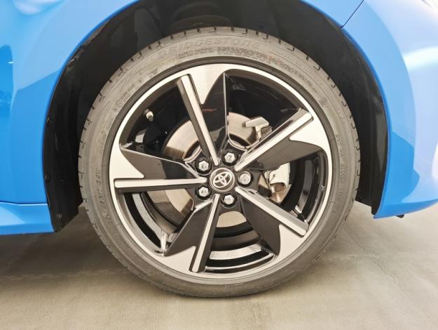 TOYOTA Yaris 130h Première  