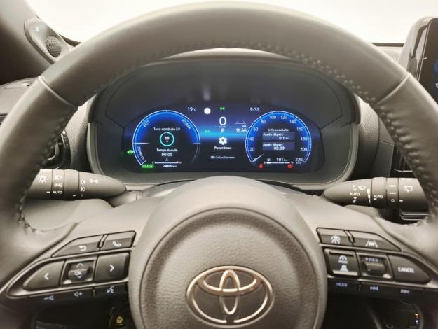 TOYOTA Yaris 130h Première  