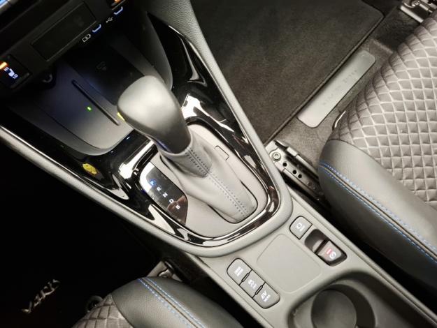 TOYOTA Yaris 130h Première  