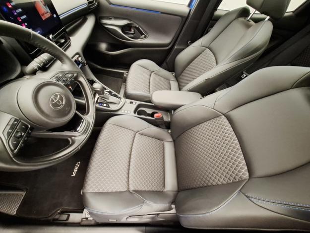 TOYOTA Yaris 130h Première  
