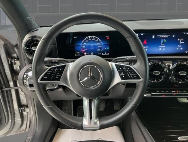 MERCEDES-BENZ A 180 d Essential Line  