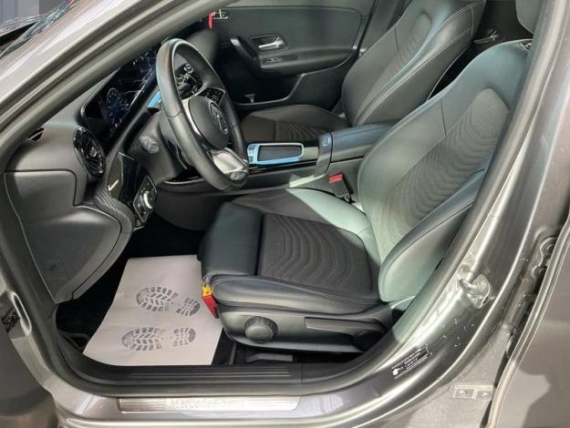 MERCEDES-BENZ A 180 d Essential Line  
