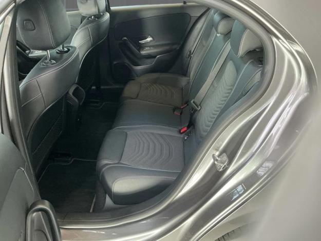 MERCEDES-BENZ A 180 d Essential Line  