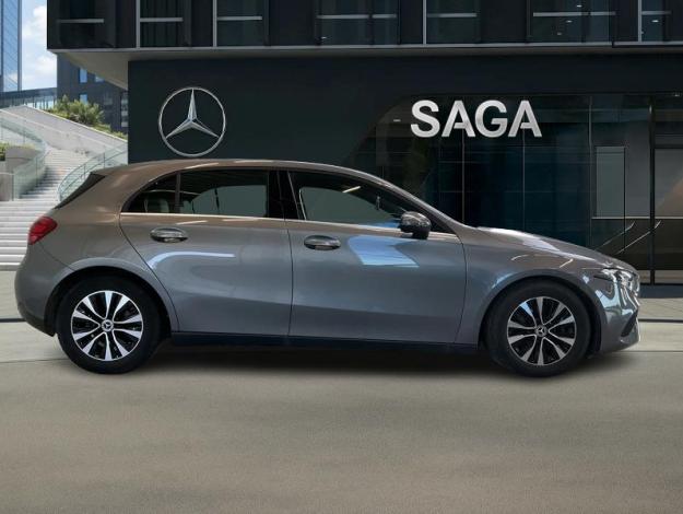 MERCEDES-BENZ A 180 d Essential Line  