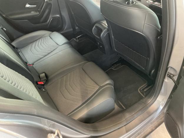 MERCEDES-BENZ A 180 d Essential Line  