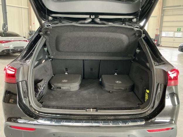 MERCEDES-BENZ EQA EQA 300 4MATIC