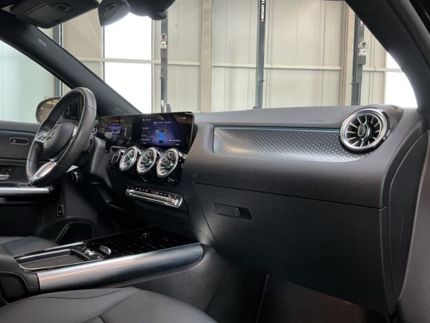 MERCEDES-BENZ EQA EQA 300 4MATIC