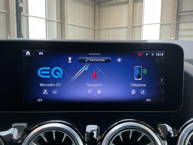 MERCEDES-BENZ EQA EQA 300 4MATIC