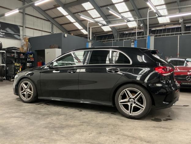 MERCEDES-BENZ A 180 d AMG Line  