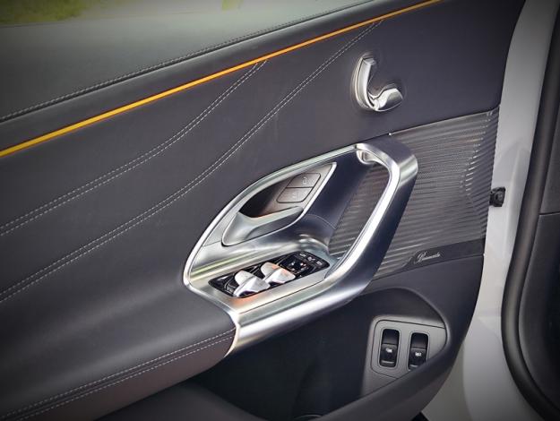 MERCEDES-BENZ Classe C Berline Classe C 400 4M électrique AMG Line  Classe C 400 4M électrique EQ AMG Line