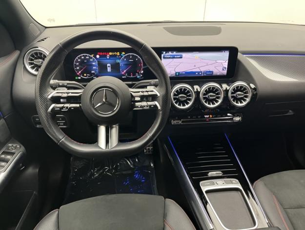 MERCEDES-BENZ GLA 200 d AMG Line  