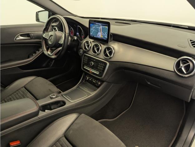 MERCEDES-BENZ GLA 220 d Fascination  