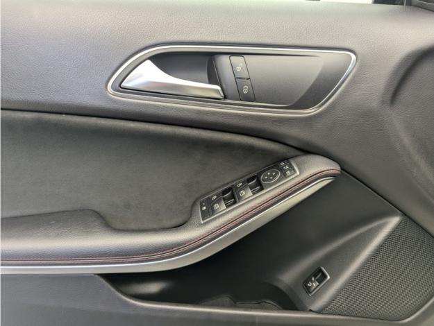MERCEDES-BENZ GLA 220 d Fascination  