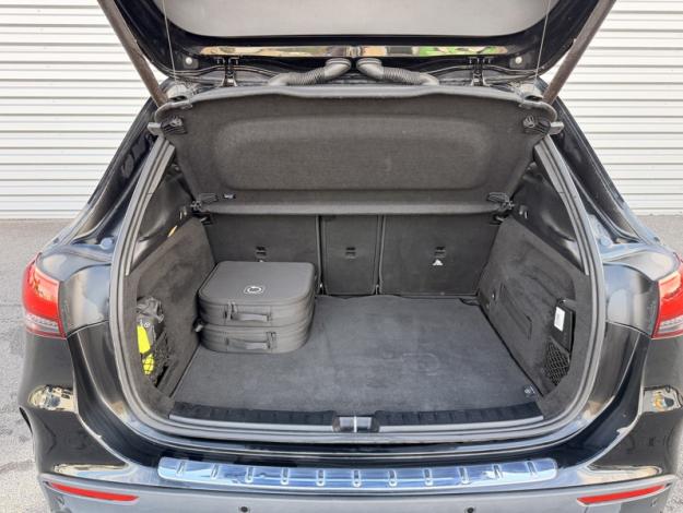 MERCEDES-BENZ GLA 250 e AMG Line  