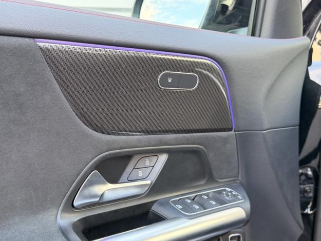 MERCEDES-BENZ GLA 250 e AMG Line  