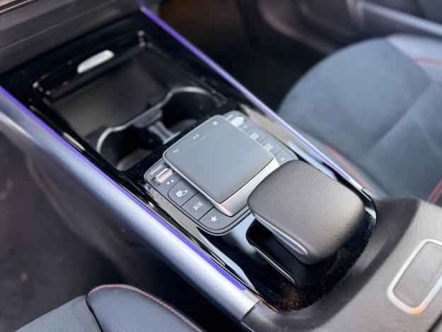 MERCEDES-BENZ GLA 250 e AMG Line  