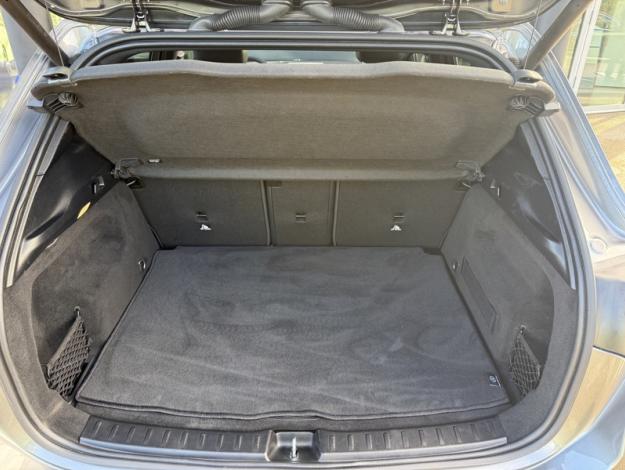 MERCEDES-BENZ GLA 180 d Progressive Line  GLA 180 d Progressive Line