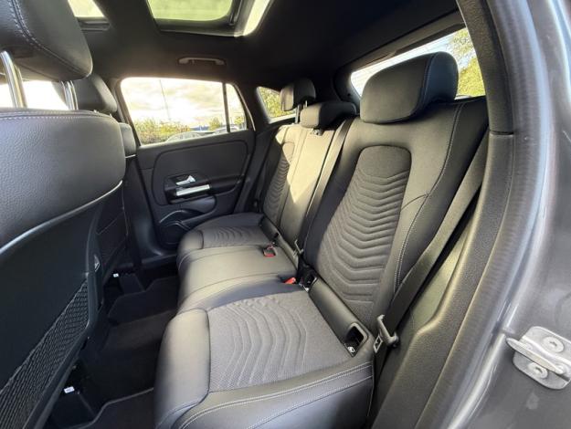 MERCEDES-BENZ GLA 180 d Progressive Line  GLA 180 d Progressive Line