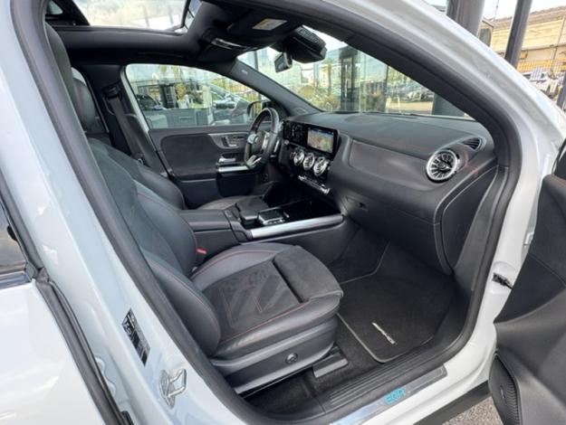 MERCEDES-BENZ EQA 250+ AMG Line  