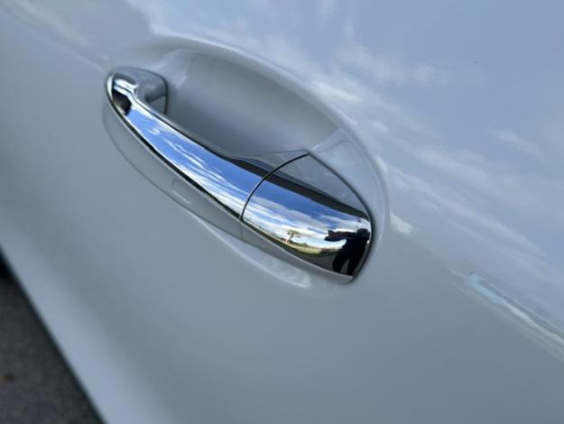 MERCEDES-BENZ EQA 250+ AMG Line  
