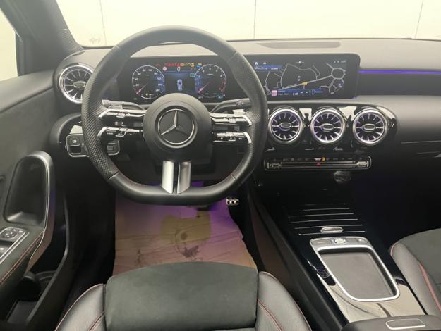 MERCEDES-BENZ Classe A 200 AMG Line  