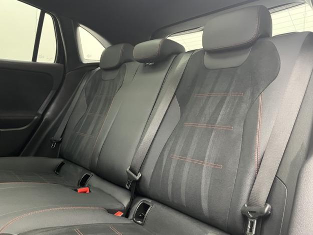 MERCEDES-BENZ GLA 250 e Hybrid EQ AMG Line  