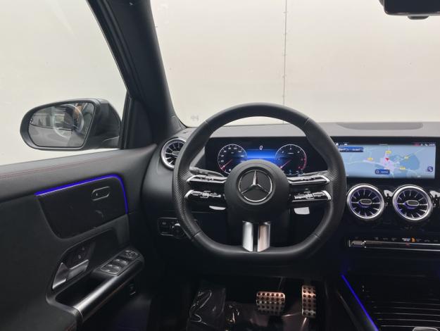 MERCEDES-BENZ GLA 200 d AMG Line  
