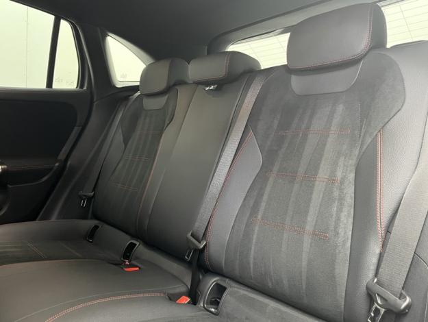MERCEDES-BENZ GLA 200 d AMG Line  