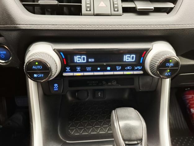 TOYOTA RAV4 2.5 HEV 218 DYNAMIC 2WD  