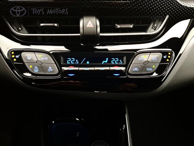 TOYOTA C-HR 1.8 HYBRIDE 122 DESIGN ULTIMATE  