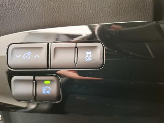 TOYOTA Prius 1.8 VVT-I HYBRID PHV SOLAR  