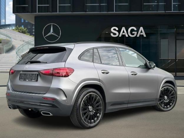 MERCEDES-BENZ GLA 180 d AMG PAck Night Pano Attelage  