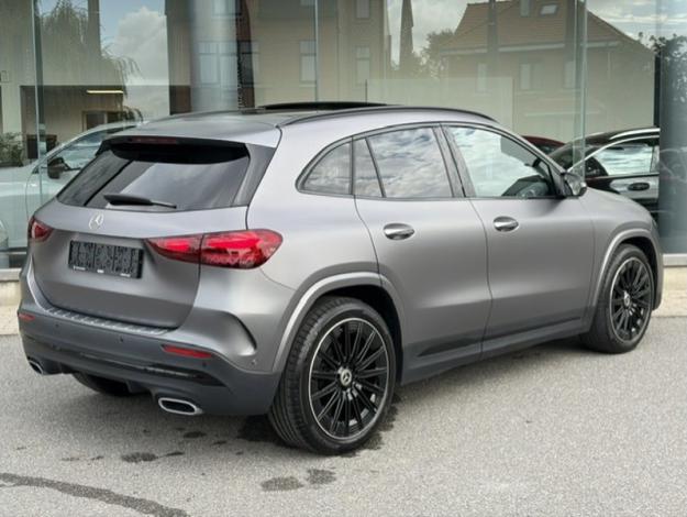 MERCEDES-BENZ GLA 180 d AMG PAck Night Pano Attelage  