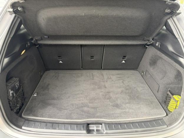 MERCEDES-BENZ GLA 180 d AMG PAck Night Pano Attelage  