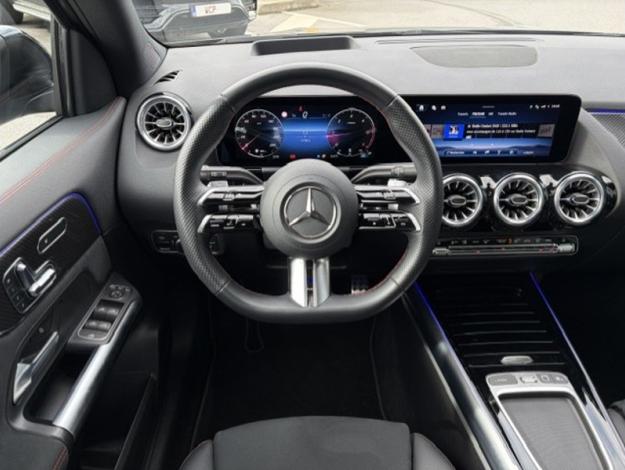 MERCEDES-BENZ GLA 180 d AMG PAck Night Pano Attelage  