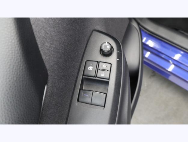 TOYOTA Yaris 1.5 HYBRID 116H DYNAMIC BUSINESS   